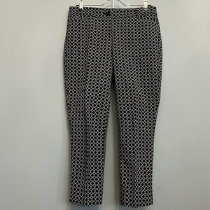 BNWOT Dalia Women’s Black and White Capri Pants, size 4